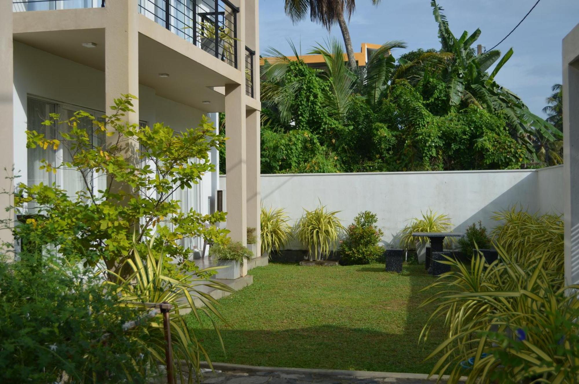 Silina Airport Transit Hotel & Residence 卡图纳耶克 外观 照片